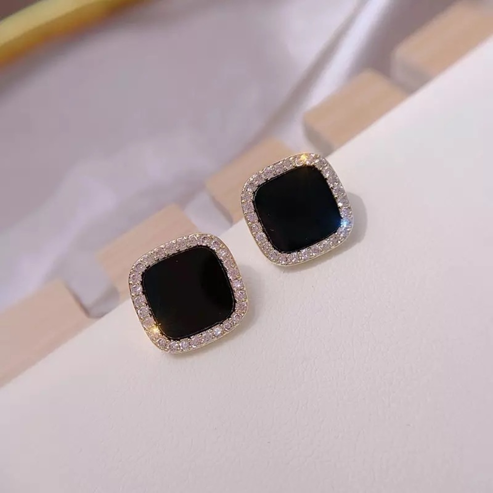 Earrings - Picture 2 of 4